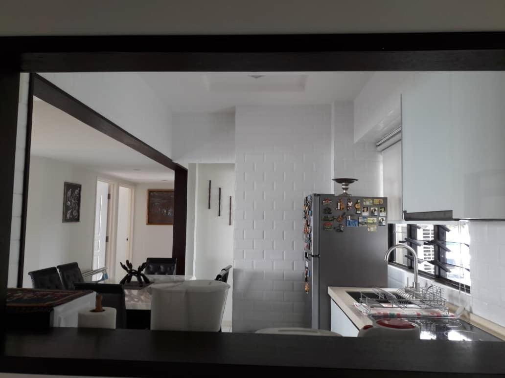 Susie'S Resort Seaview Suites At Sri Sayang 바투 페링기 외부 사진