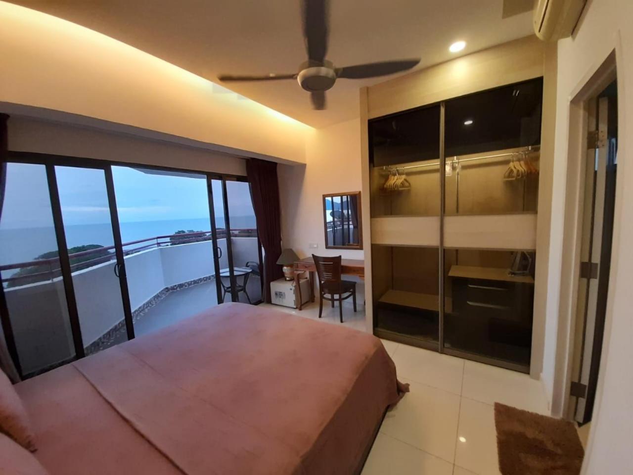 Susie'S Resort Seaview Suites At Sri Sayang 바투 페링기 외부 사진
