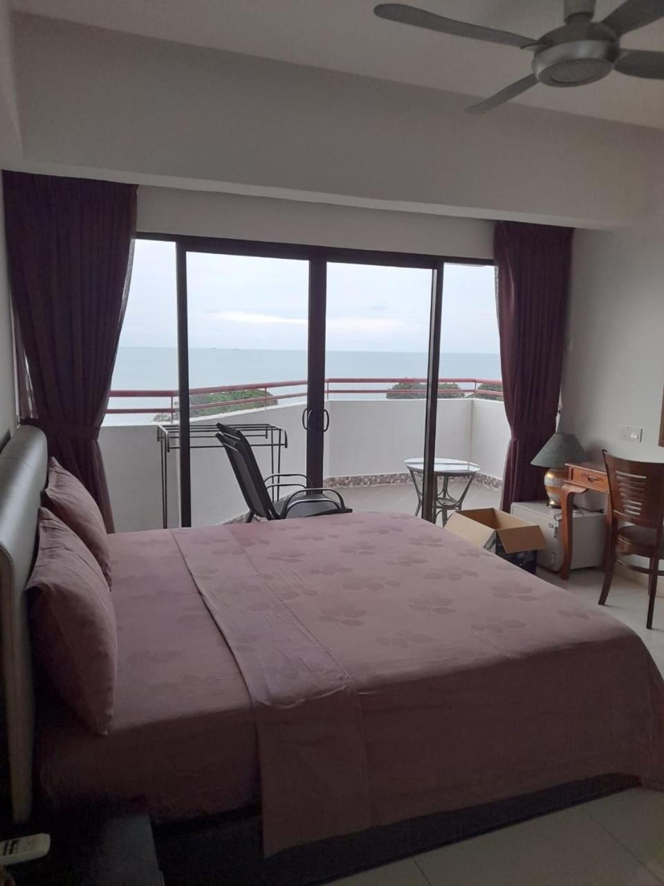 Susie'S Resort Seaview Suites At Sri Sayang 바투 페링기 외부 사진
