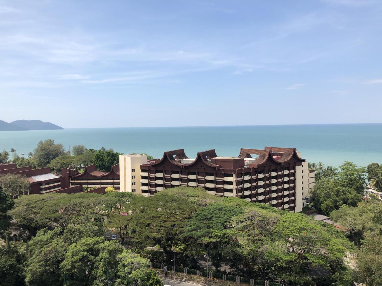 Susie'S Resort Seaview Suites At Sri Sayang 바투 페링기 외부 사진
